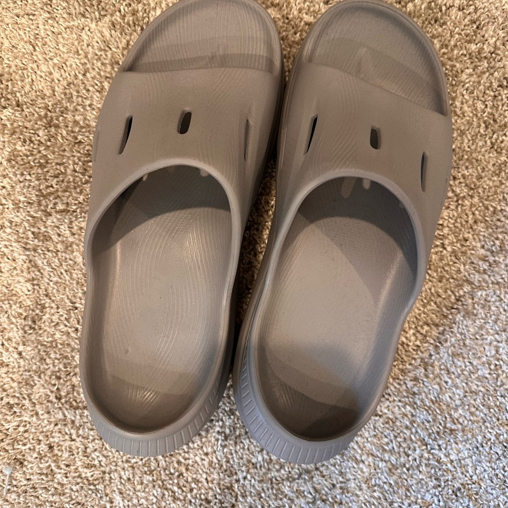 Hoka Gray Wedges